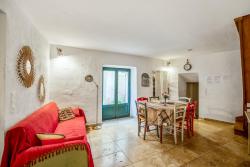 Charmante Maison a Bonnieux avec Terrasse et Vue sur le Jardin Images