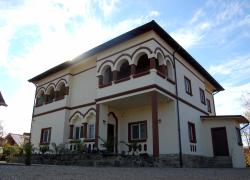 Vila Phoenix Images