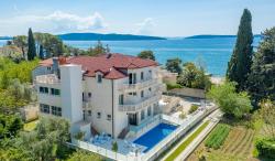 Hotel Riva Kaštela with swimming pool Images