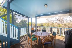 The Blue House - 100M TO BEACH, PET FRIENDLY, BIG HOUSE, SLEEPS 8 Images