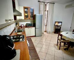 Alex House Gradoni Chiaia Images