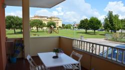 Wonderful two bedroom apartment close to the beach Images