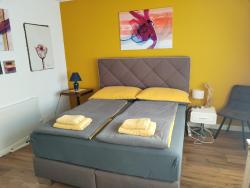Waldeslust Warmbad mit Balkon und privatem Parkplatz Images
