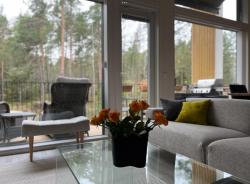 Upea paritalohuoneisto lähellä merenrantaa Images