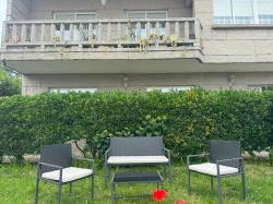 Acogedor apartamento con jardín Images