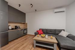 LUX Seafront APT - Close to the Sea - Private Parking Images