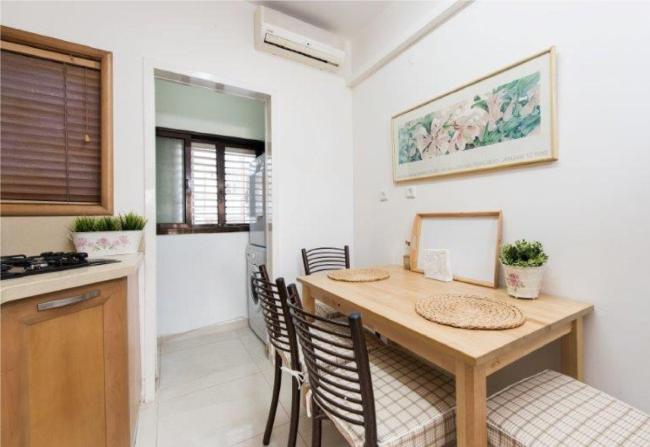 Beautiful 3BD Apt in w/ Private Parking by Sea N' Rent Images_5