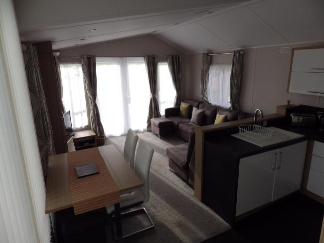 H021 HILLSIDE VIEW Images_1