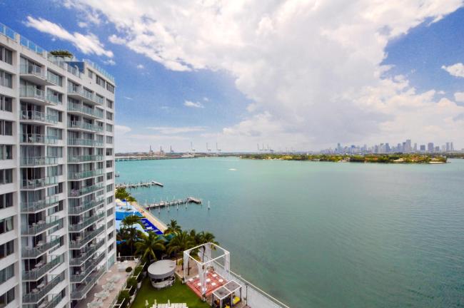 Bay View Balcony Suite 4L24 Images_5