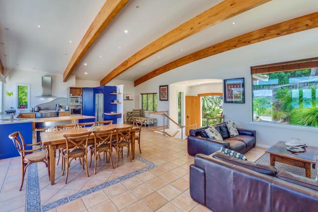 Absolute Beachfront Oneroa Bay Images_3