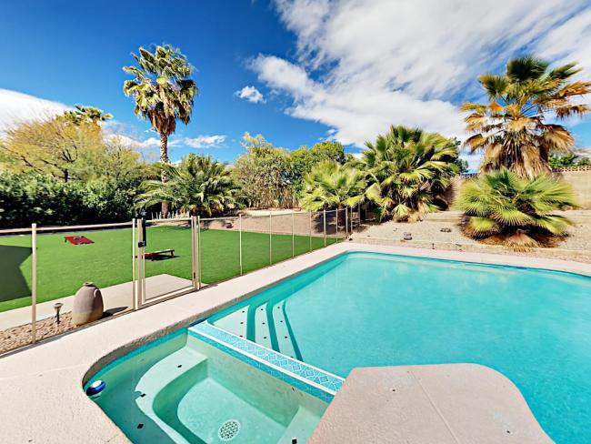 5630 E Waltann Lane Home Images_3