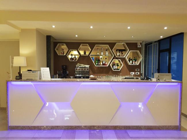 Hotel Motel 2 Images_1