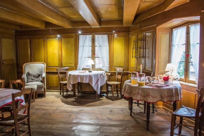 Unter der Linde Images_5