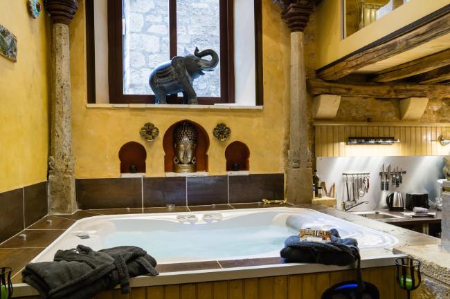Jacuzzi Privé, les 1001 nuits à Sarlat Images_4