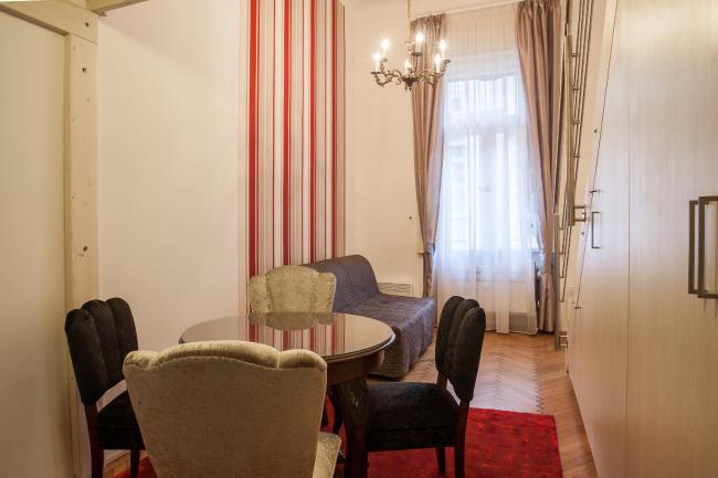 Red Valentine Apartment in the King of streets Images_1