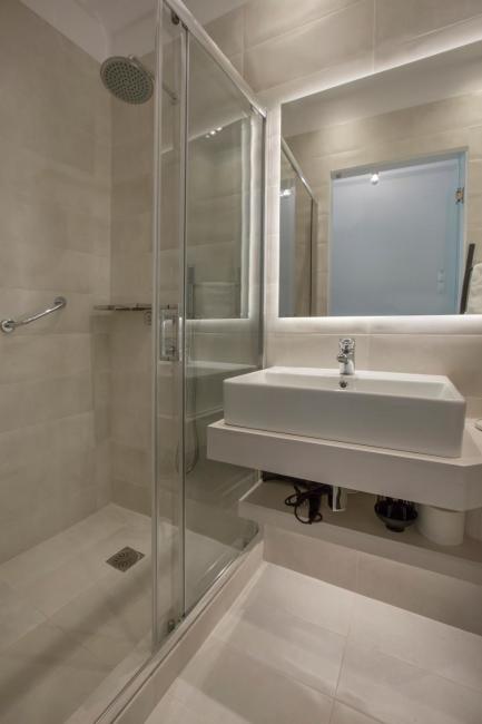 Ermou Stylish Suite Images_5