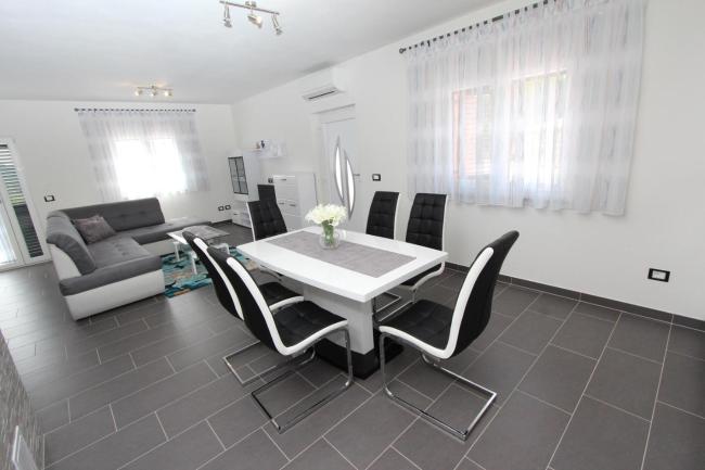 Apartment Mondelaco Images_1