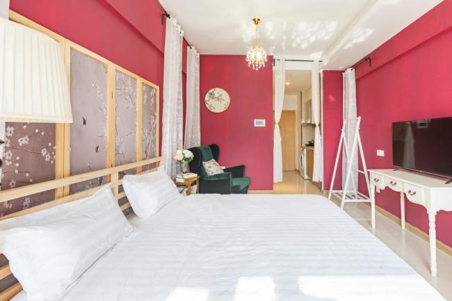 In The Summer Guest House Images_4