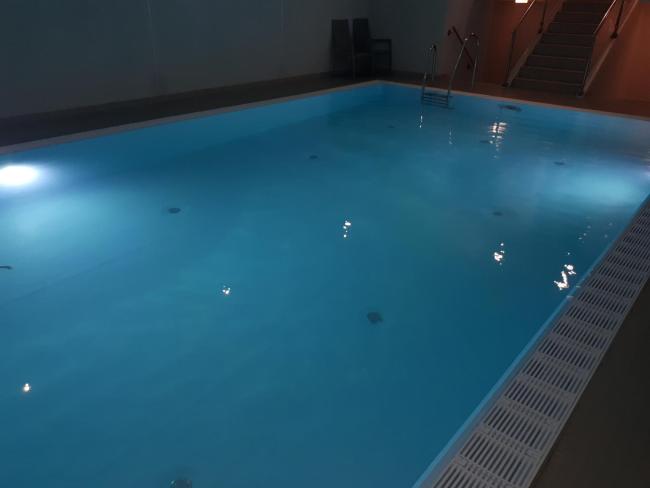 Am Pool und Strand 8 Images_4