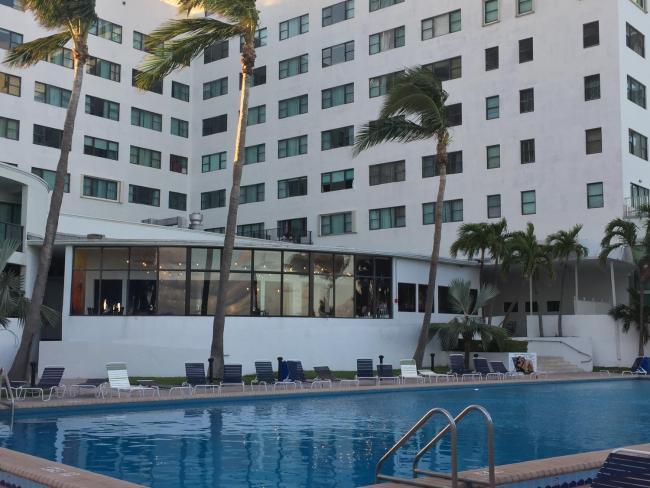 Sunshine Beach Front Condo Images_3