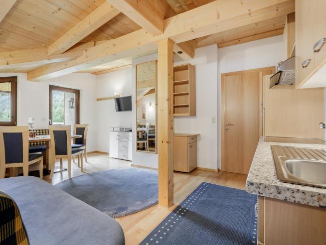 Apart Gentiana Images_4