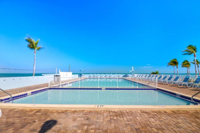 Fiesta Key RV Resort Premium Room 5 Images_5