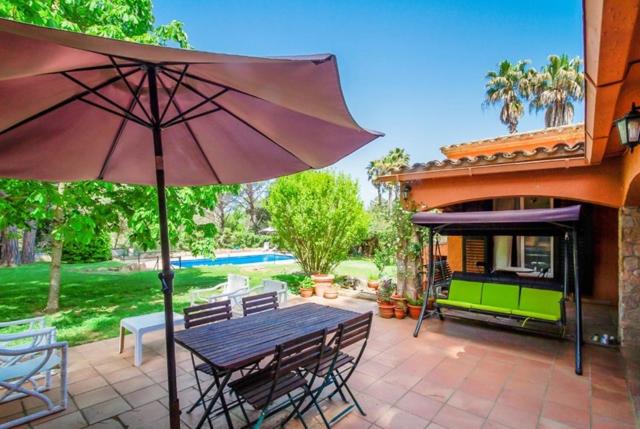 Solius Villa Sleeps 6 Pool WiFi Images_3