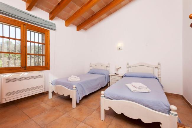 Pollenca Villa Sleeps 4 Pool WiFi Images_3