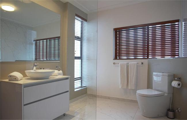 Bayview Penthouses and Rooms Images_4