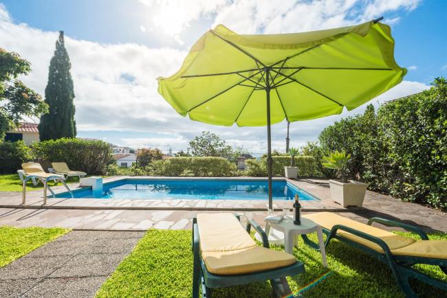 Quality Villa - very private with Pool + Garden + BBQ + WiFi + Pubs 5 min walk Images_3