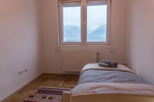 Charm and Relaxing View in Perfect Location Images_4