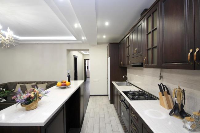 Spacious Apt at Republic Square Images_3