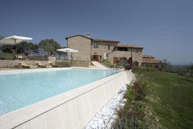 Mattone Apartment Sleeps 4 with Pool and Air Con Images_2