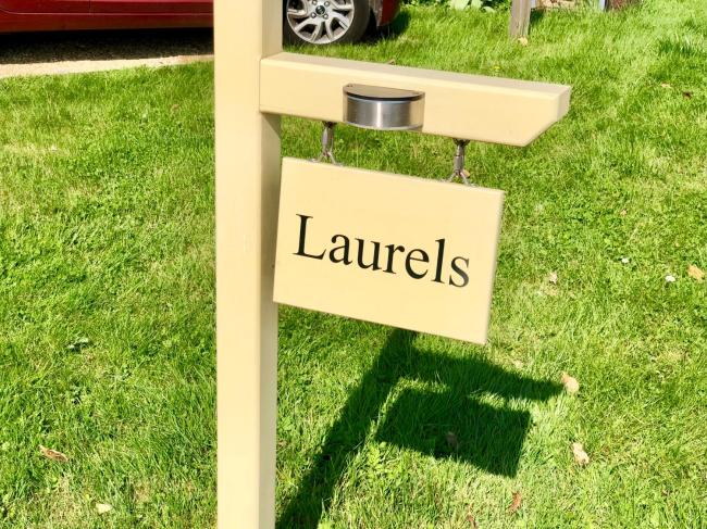Laurels Images_4
