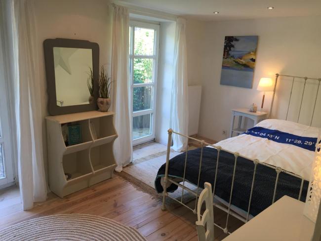 Maritimes Zimmer mit eigenem Bad in Düsternbrook Images_2