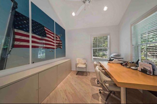 Upscale Villa in Olde Naples Walking Distance to Beach Images_5