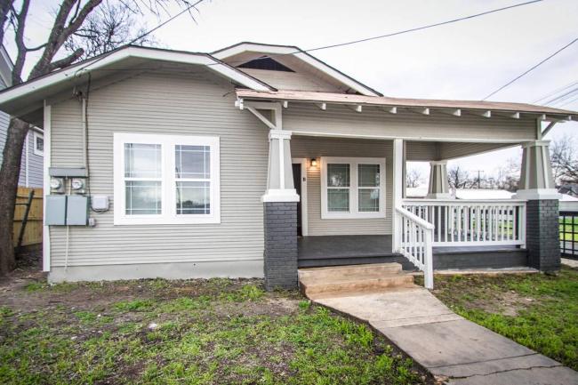 Hackberry St #B Renovated 2BR Near Downtown SA Images