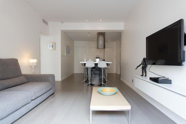 Right in center of Cannes! 2 minutes from the Palais and the beaches Images_5