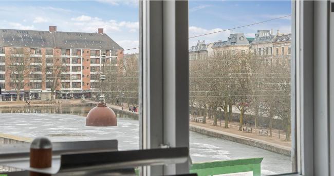 Dinesen Collection - 2BR Inner City Lake View Apartment Images_2