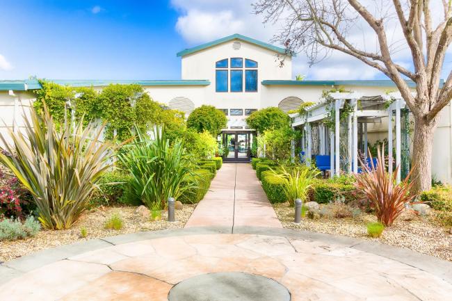 2-Bedroom Condo Near Trails #SILV374P Images_3