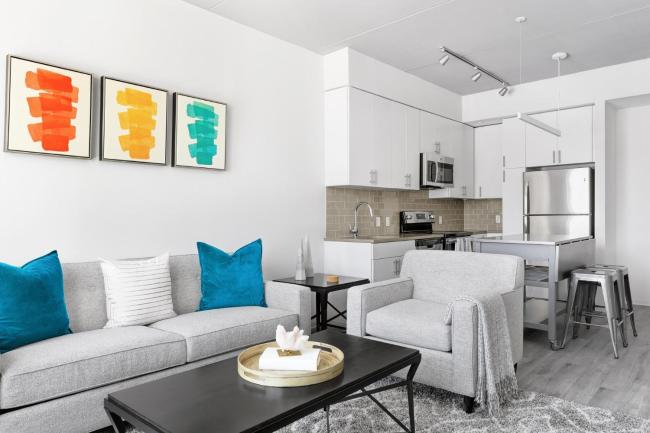 Logan Square 221 Images_5