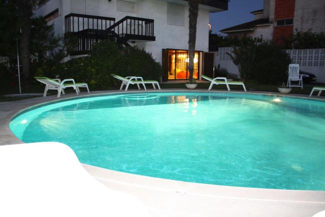 Ideal to Relax and visit Lisbon and Cascais / Estoril- Solar Heated Pool Images_2