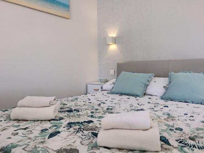 Nestor&Jeeves - BLUE OCEAN - Central - Very close beaches Images_2