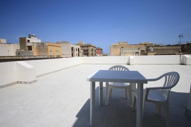 Monolocale con terrazza panoramica a 200m dal mare Images_4