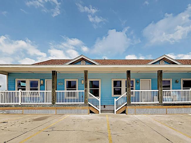 New Listing! Updated Retreat: Pool, Walk To Beach Condo Images_1