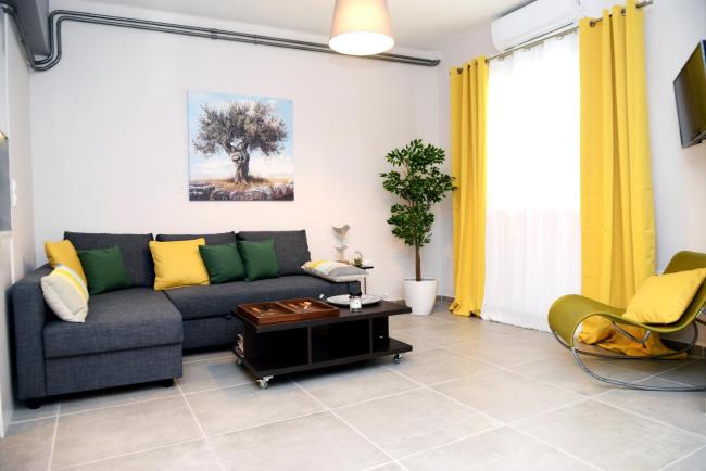 Olive Tree Deluxe Apt under Acropolis Images_1