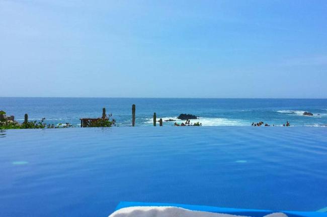 2BR Spacious Lux Apt. Sleeps 8 with Ocean View Images_4