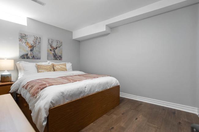 ComfyLikeHome - Luxury retreat, 1 stop to CN Tower, 2 Free Parking Images_5