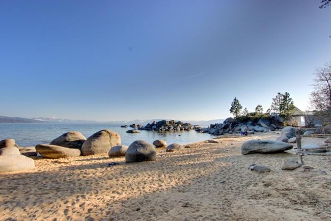 Seven Pines on Speedboat Images_4