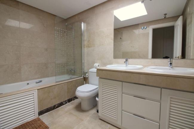 Penthouse in Duquesa between Marbella and Gibraltar Images_3